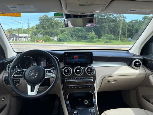 Used 2021 Mercedes-Benz GLC 300 image 10