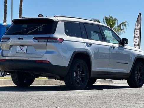 Certified 2023 Jeep Grand Cherokee L Laredo RWD image 7
