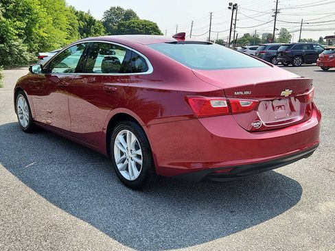 Used 2017 Chevrolet Malibu LT FWD image 4