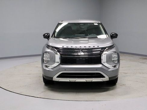 Used 2022 Mitsubishi Outlander SE image 6