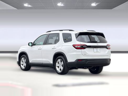 Certified 2023 Honda Pilot LX image 3