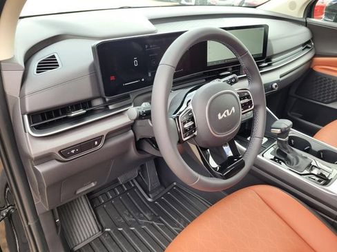 New 2026 Kia Carnival EX FWD image 9