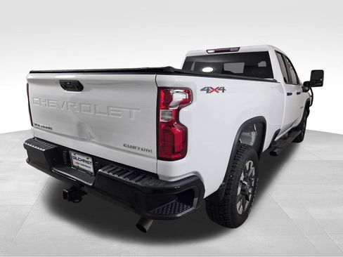 Used 2021 Chevrolet Silverado 2500 Custom w/ Custom Value Package AWD/4WD image 7