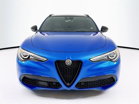 Used 2023 Alfa Romeo Stelvio Veloce image 6