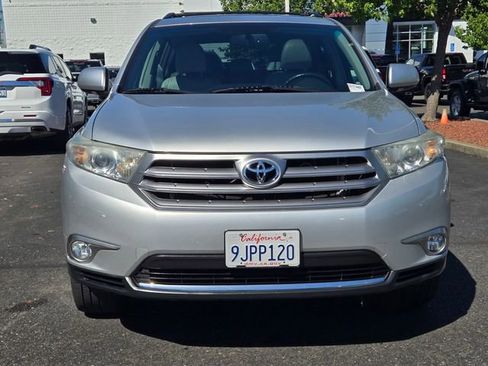 Used 2012 Toyota Highlander Limited w/ Tow Pkg AWD/4WD image 2