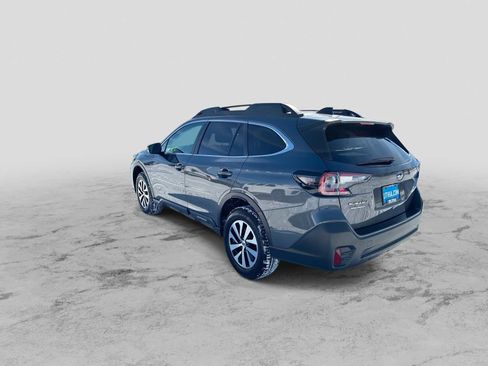 Used 2022 Subaru Outback Premium image 6