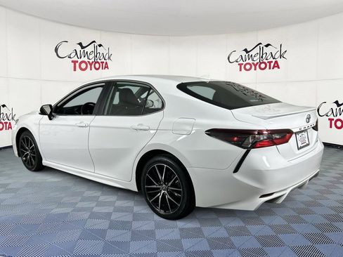 Used 2024 Toyota Camry SE image 6