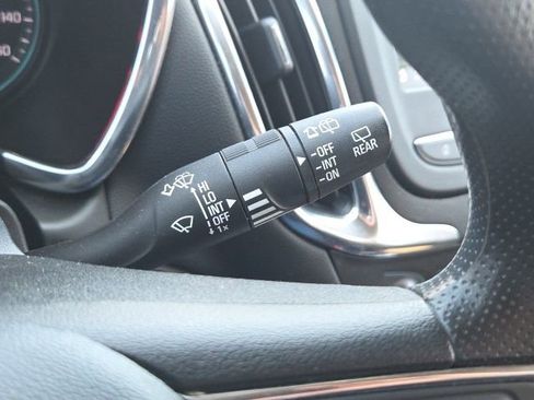 Used 2019 Chevrolet Equinox LT image 41