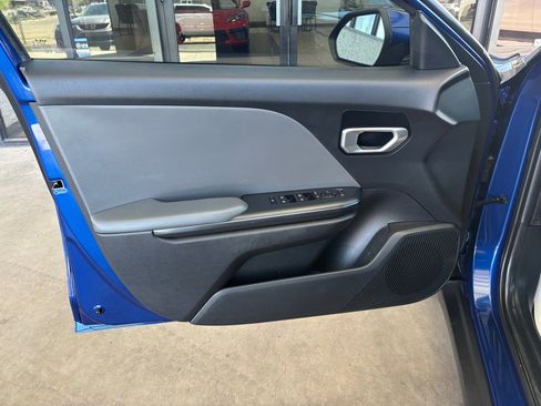 Used 2025 Kia K4 LX image 18