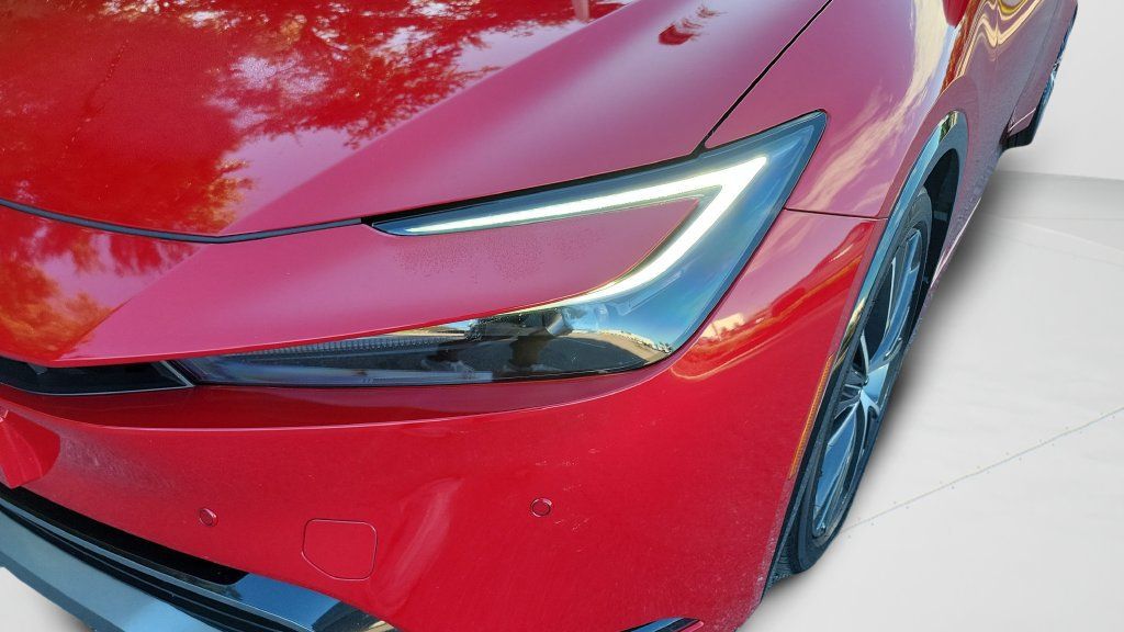 Used 2025 Toyota Prius XLE FWD image 25