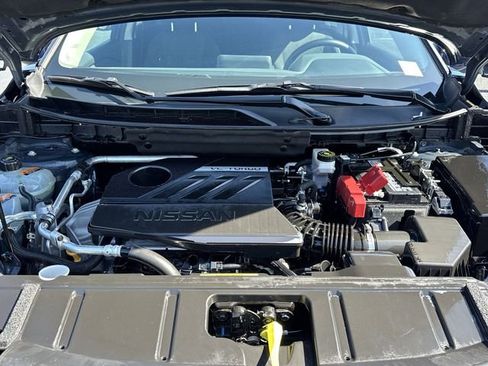 Used 2025 Nissan Rogue SV FWD image 21