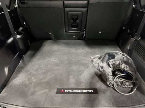 Used 2023 Mitsubishi Outlander SE AWD/4WD image 9