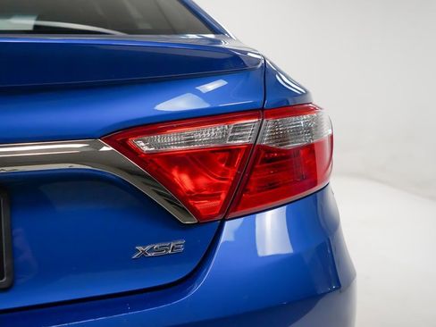 Used 2017 Toyota Camry XSE image 12
