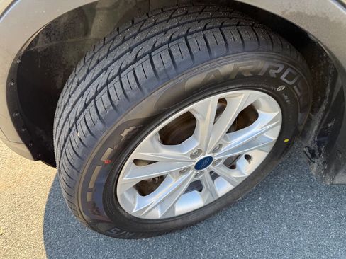 Used 2019 Ford Escape SE image 23