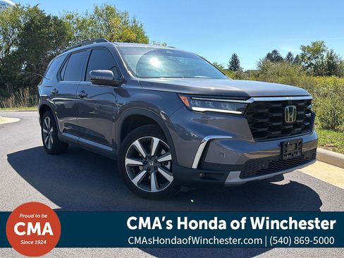 Used 2025 Honda Pilot Elite image 1