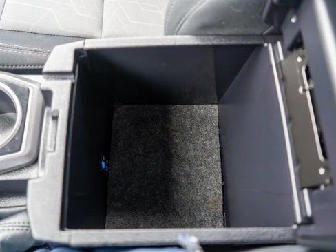 Used 2022 Toyota Tacoma TRD Off-Road w/ Technology Package AWD/4WD image 31