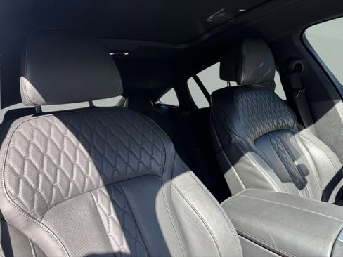 Used 2022 BMW X6 xDrive40i w/ Executive Package image 24