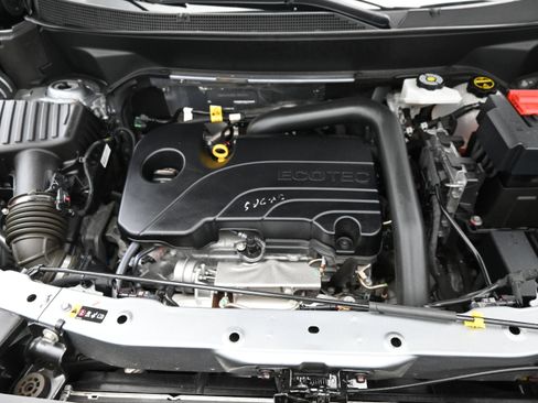 Used 2025 Chevrolet Equinox LT FWD image 12