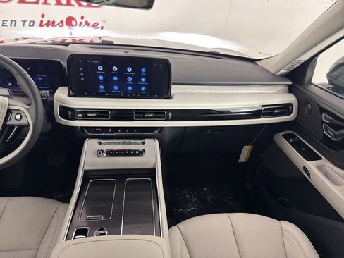 New 2025 Lincoln Aviator Reserve w/ Jet Appearance Package image 12