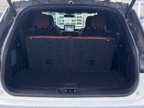 Used 2023 Lincoln Aviator Reserve w/ Equipment Group 201A image 9