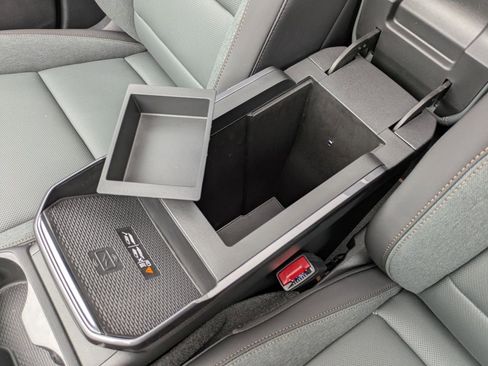 New 2026 GMC Terrain AT4 w/ Convenience Package III image 25