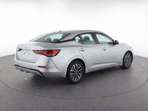 Used 2024 Nissan Altima 2.5 SV image 9