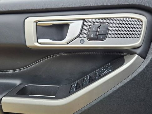 Used 2023 Ford Explorer Limited w/ Equipment Group 301A image 27