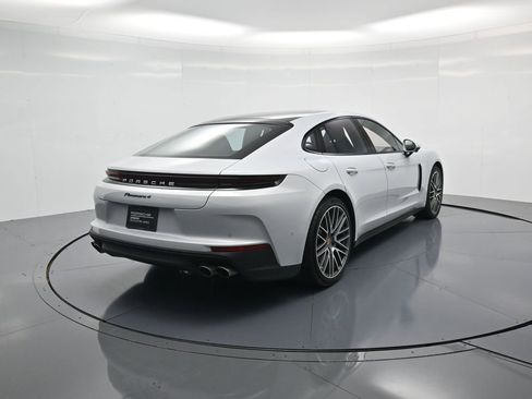 Used 2024 Porsche Panamera 4 image 30