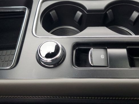 New 2026 Lincoln Corsair Premiere image 24