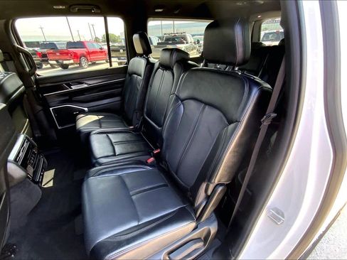 Used 2024 Jeep Wagoneer L Series II w/ Flexible Seating Group AWD/4WD image 20