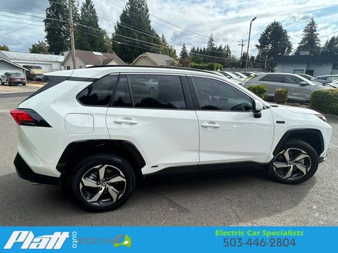 Used 2024 Toyota RAV4 SE AWD/4WD image 9