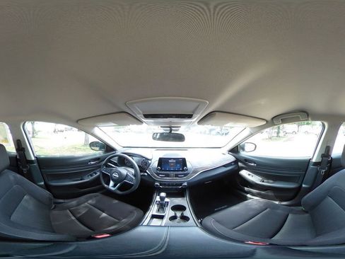 Used 2025 Nissan Altima 2.5 SV FWD image 42