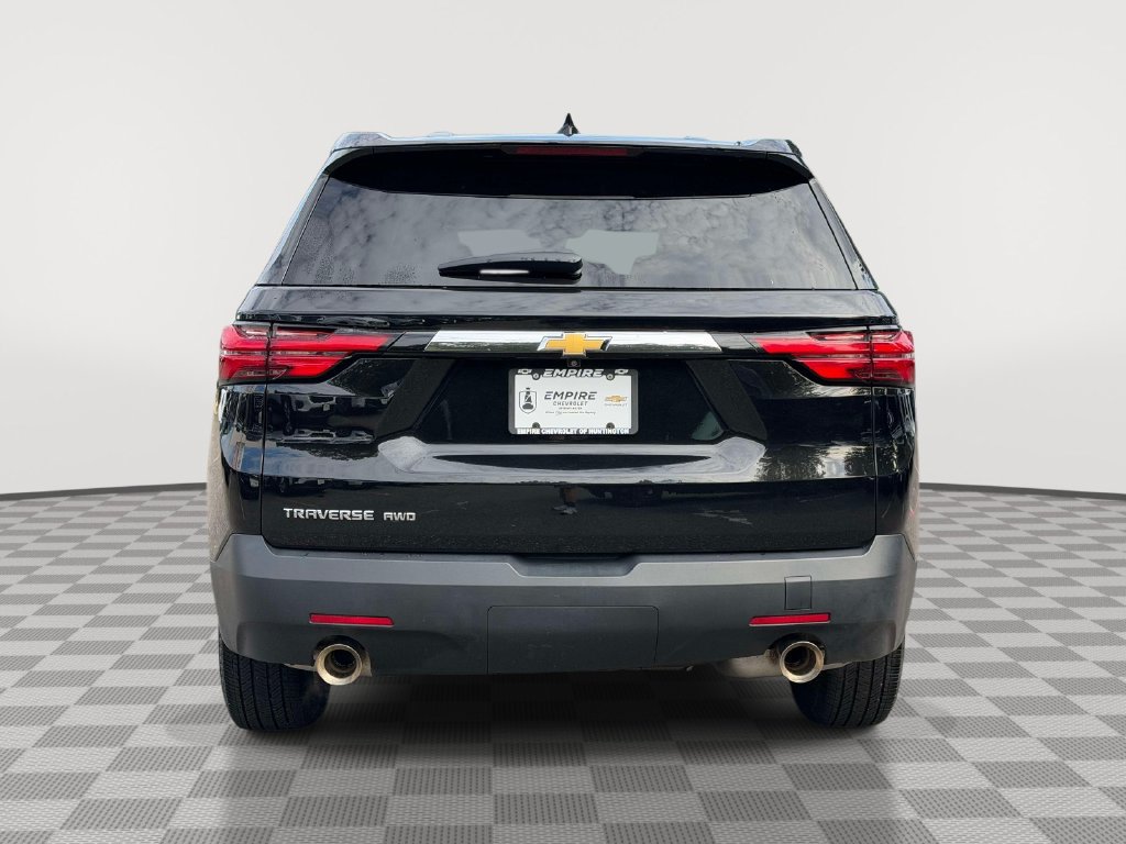 Used 2023 Chevrolet Traverse LS w/ Safety Package AWD/4WD image 4