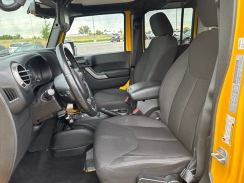 Used 2015 Jeep Wrangler Unlimited Sport w/ Quick Order Package 24S AWD/4WD image 9