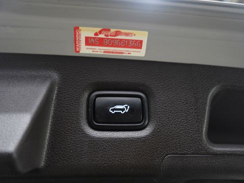 Used 2020 Hyundai Santa Fe Limited image 11