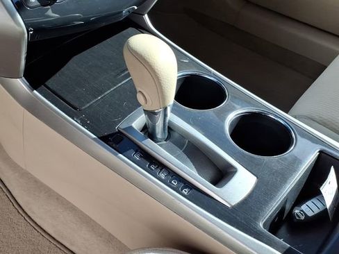 Used 2013 Nissan Altima 2.5 SV image 16