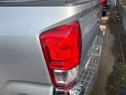 Used 2016 Toyota Tacoma SR5 image 9