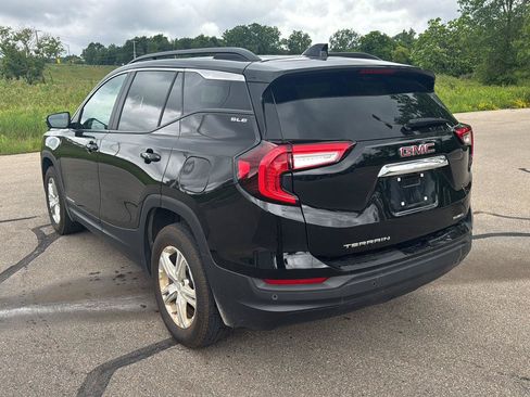 Used 2024 GMC Terrain SLE w/ Driver Convenience Package AWD/4WD image 3