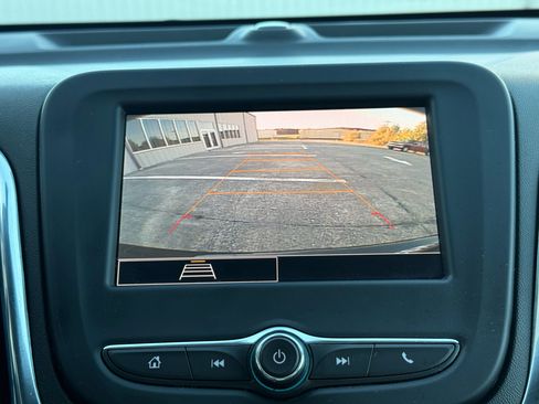 Used 2023 Chevrolet Equinox LT image 35