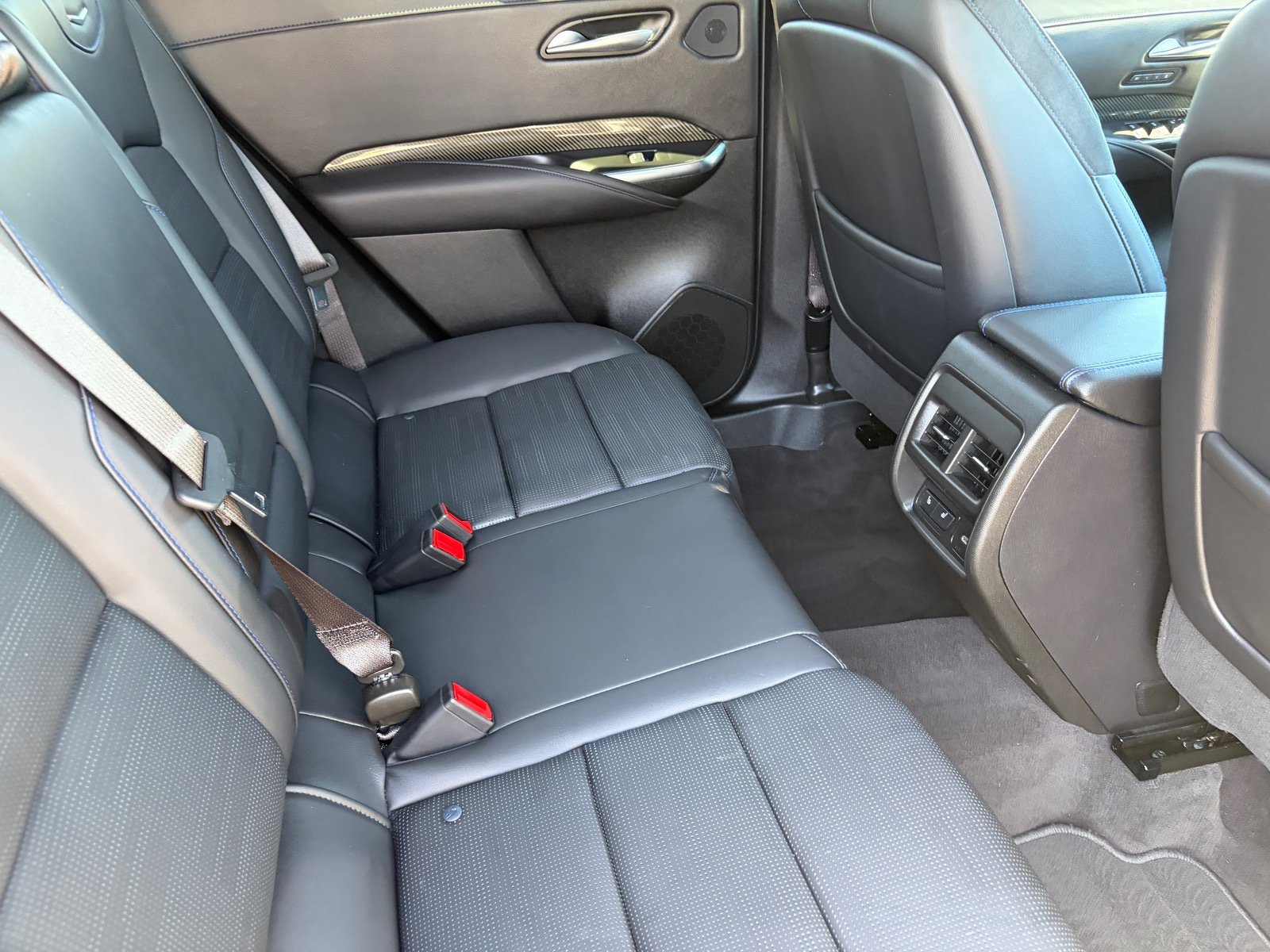 Used 2024 Cadillac XT4 Sport AWD/4WD image 11