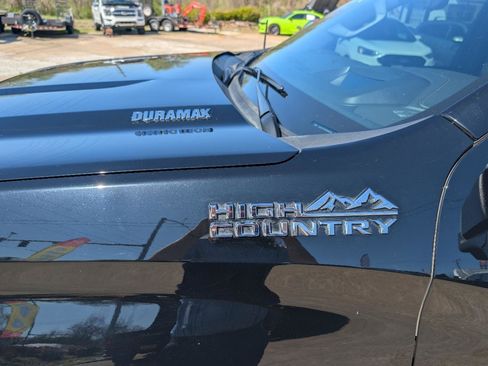 Used 2022 Chevrolet Silverado 1500 High Country w/ High Country Premium Package image 14
