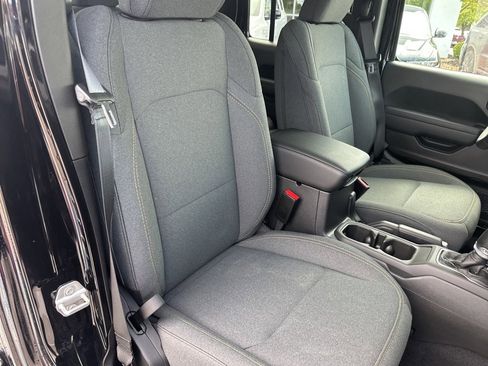 New 2025 Jeep Gladiator Sport image 52