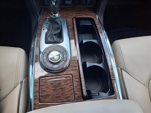 Used 2018 Nissan Armada SL image 22