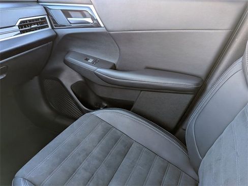 Used 2024 Mitsubishi Outlander image 19