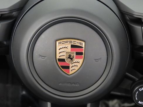 Certified 2025 Porsche Macan Electric RWD image 21