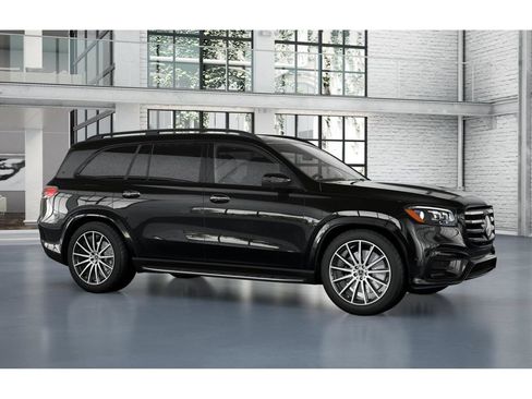 Used 2025 Mercedes-Benz GLS 580 4MATIC image 13
