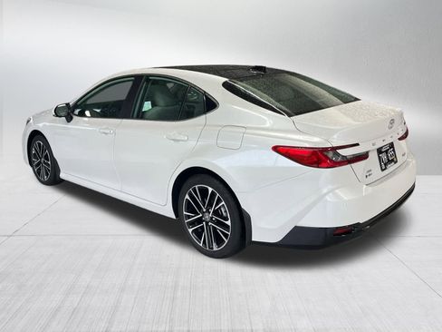 Used 2026 Toyota Camry XLE AWD/4WD image 4
