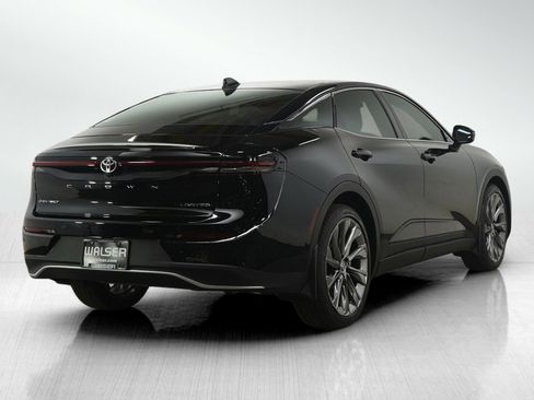 Used 2026 Toyota Crown Limited w/ Advanced Technology Package image 5