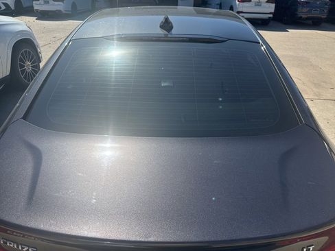 Used 2017 Chevrolet Cruze LT w/ Convenience Package image 24