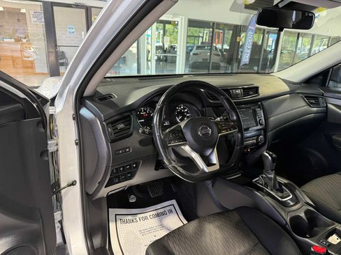 Used 2019 Nissan Rogue SV AWD/4WD image 15